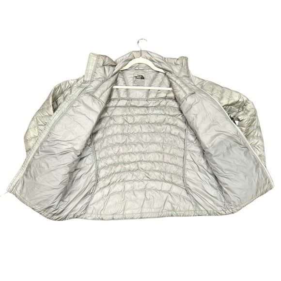 The North Face Gray Puffer Jacket with Weather-Resistant Fabric - Picture 5 of 7